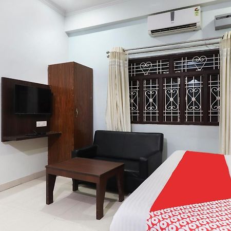 Oyo 70489 Hotel Tajvar Siwan ภายนอก รูปภาพ